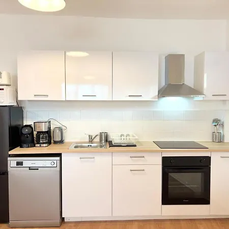 Spacieux Pour 6 Voyageurs - * רובייש